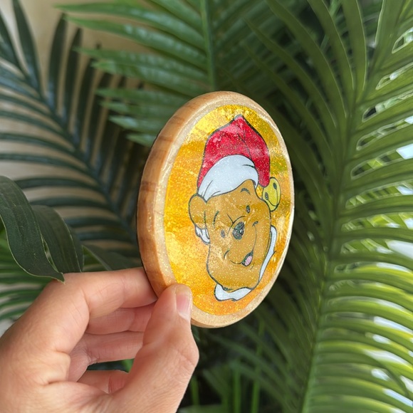 Winnie The Pooh Christmas Coaster - Picture 4 of 5
